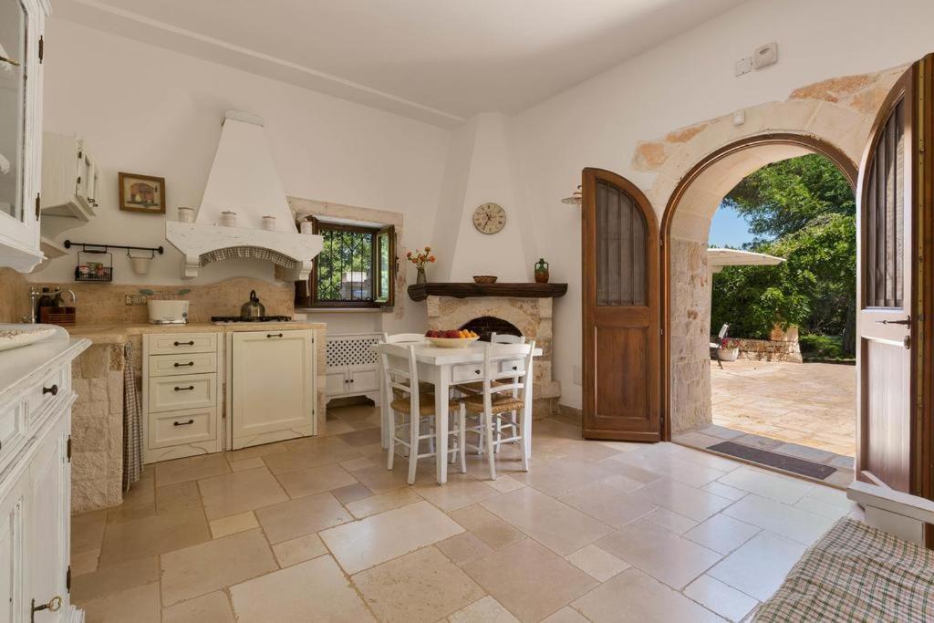 Trullo Dei Messapi Apartment Челие Месапика Екстериор снимка